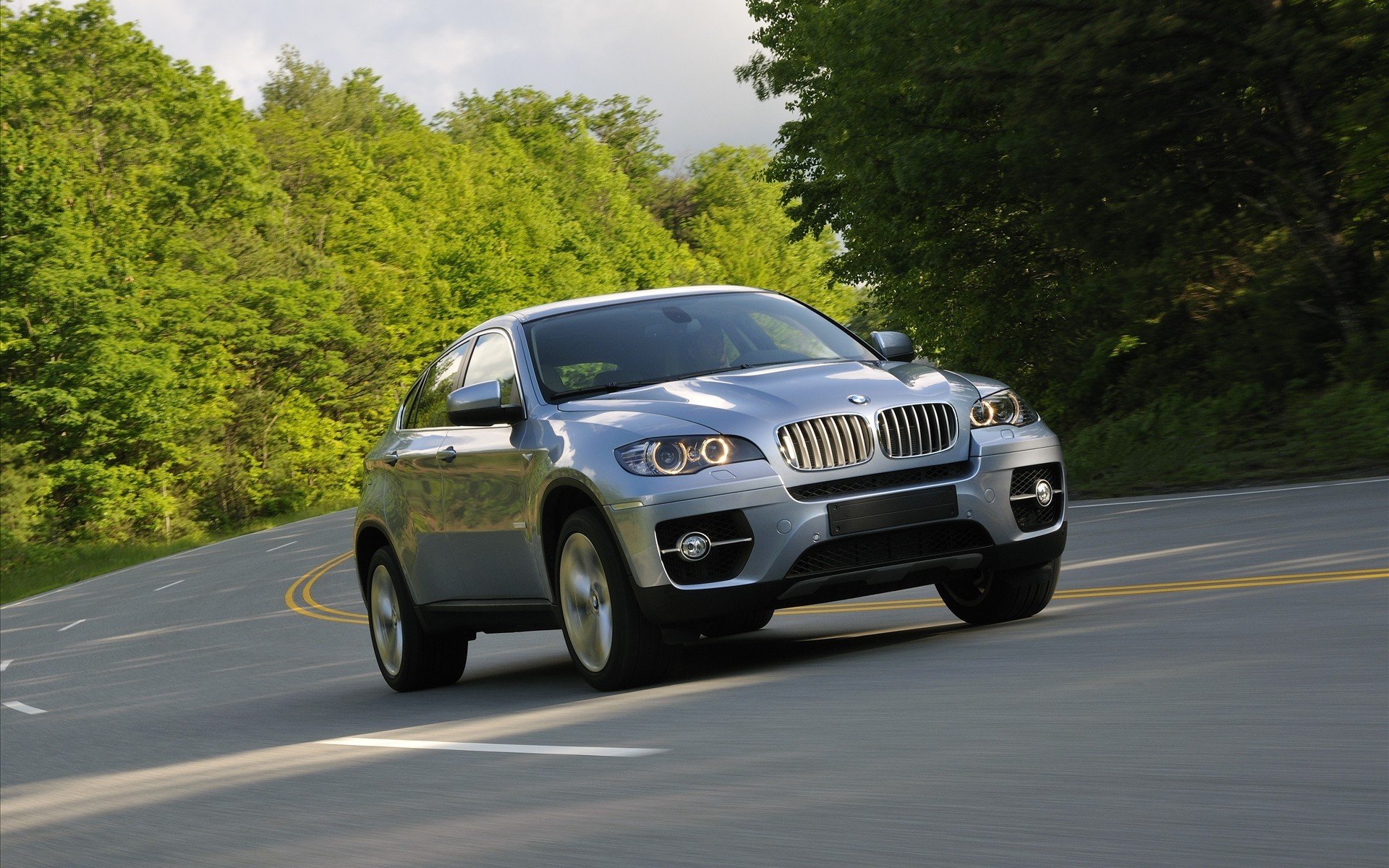 bmw x6 bmw x6 jeep przód droga drzewa