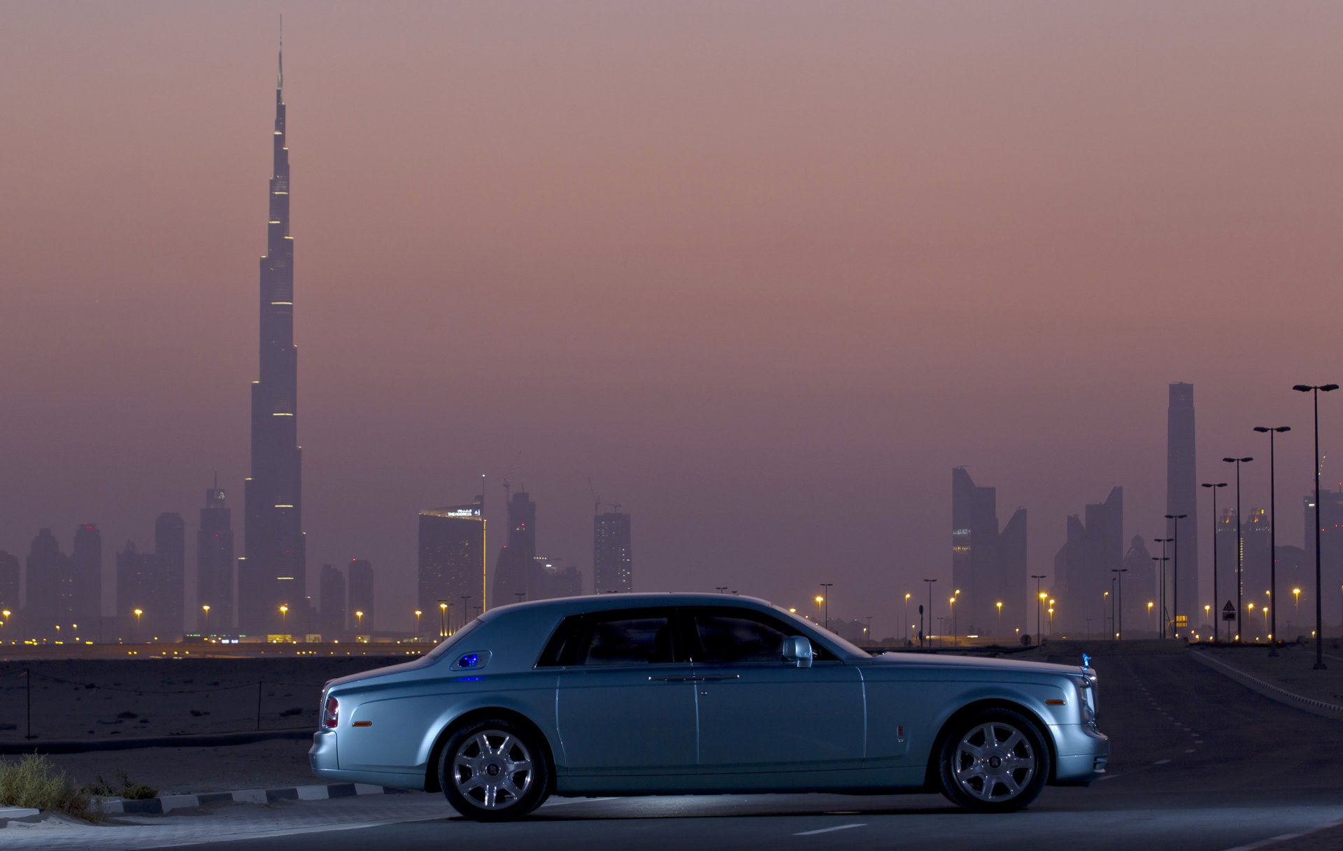 rolls-royce phantom 102ex coche ciudad dubai edificios cielo carretera luces coche luces 3000x1902