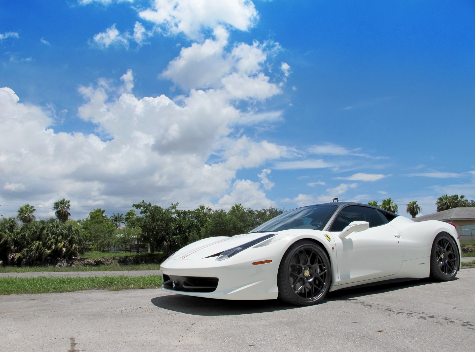 ferrari 458 italia biały niebo chmury miami ferrari włochy cień