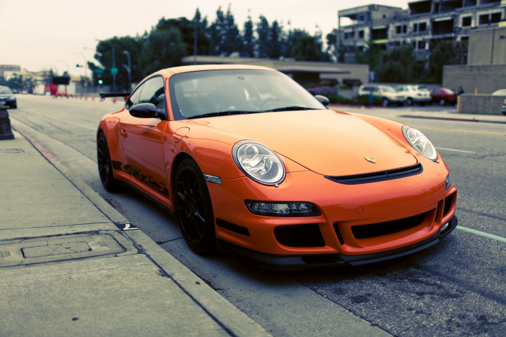 auto autos porshe gt3 rs porsche gt3 rs orange sity parkplatz parken foto bilder hintergrundbilder