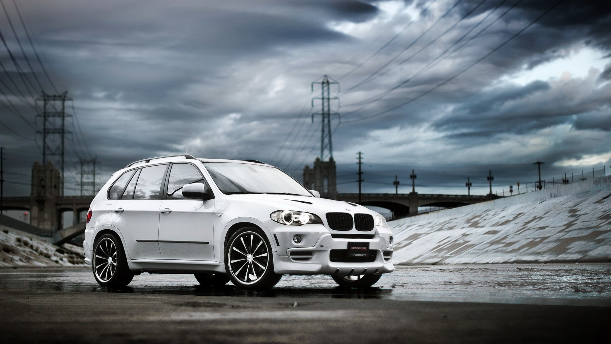 bmw x5 tuning bmw suv biały chmury