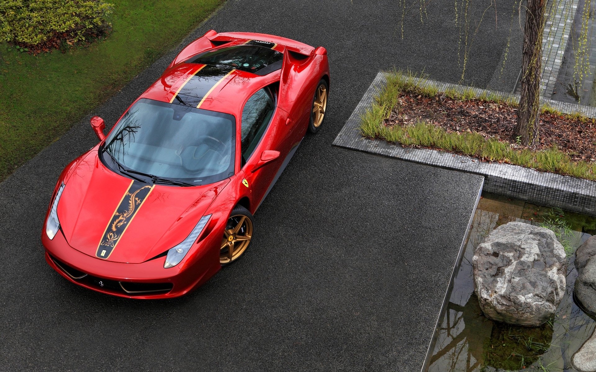 ferrari italia chine 20e anniversaire édition spéciale ferrari italie supercar rouge avant spécial.version chine