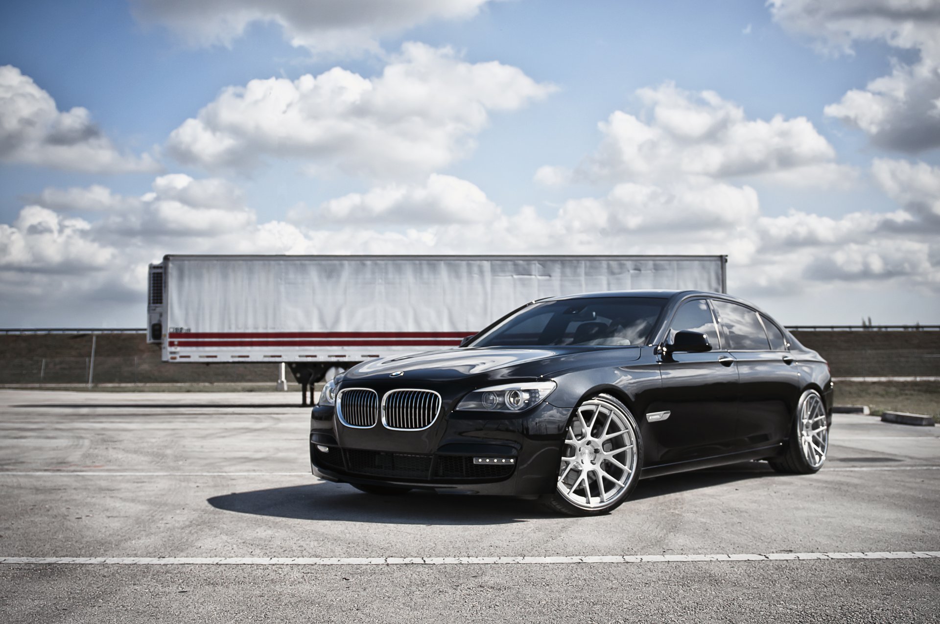 bmw 7er schwarz bmw anhänger himmel wolken