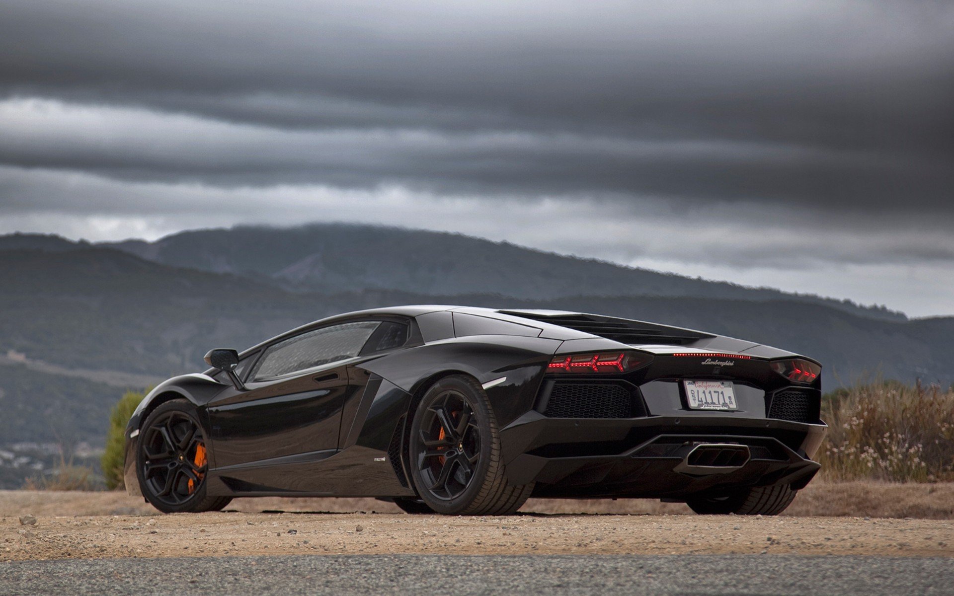 aventador lamborghini negro tres cuartos traseros