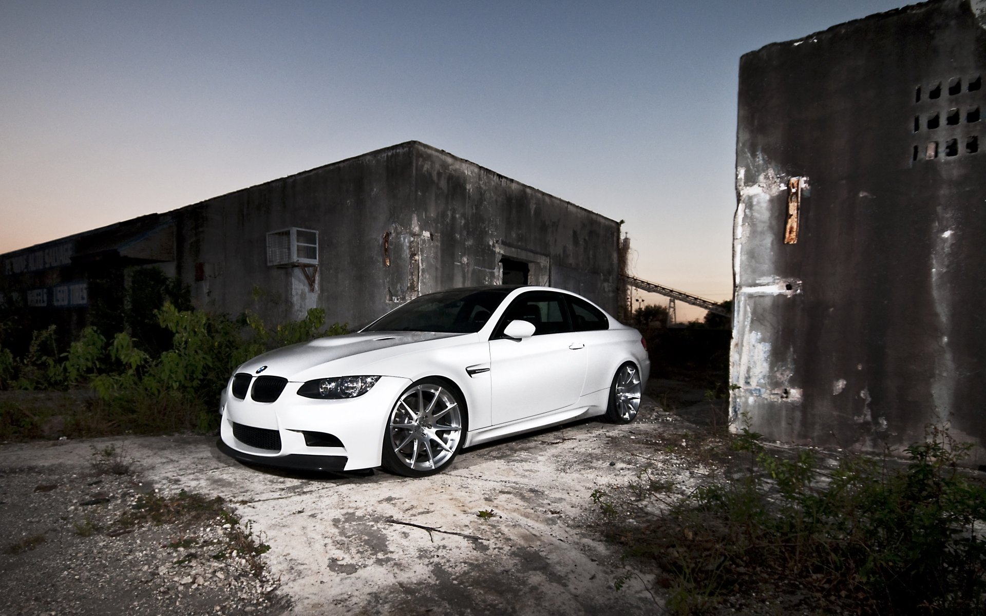 bmw m3 e92 blanc roues bmw crépuscule