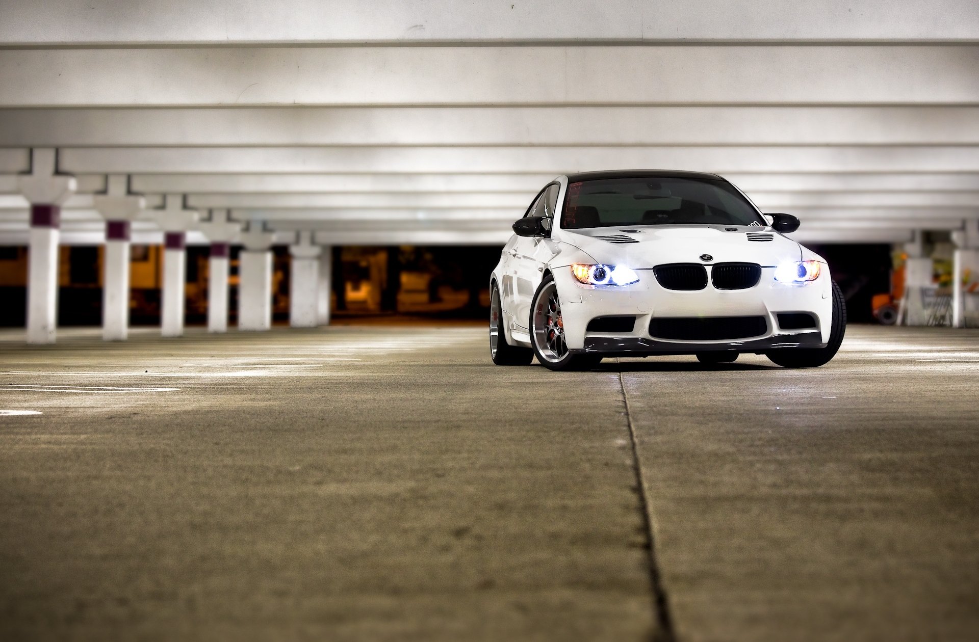 bmw m3 e92 blanco aparcamiento bmw faro de luz