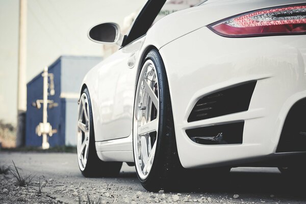 Porsche turbo white side and rear view