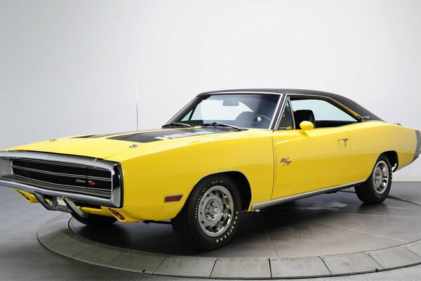 Hemi Dodge charger yellow