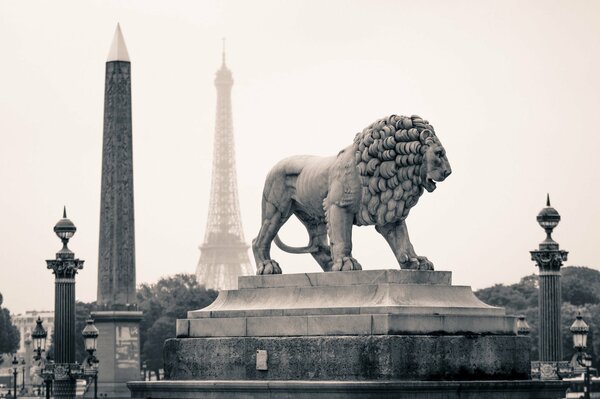 Ville de France Paris monument d une immense statue de Lion