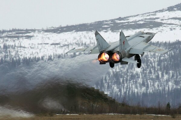 Soviet supersonic high-altitude twin-engine interceptor fighter