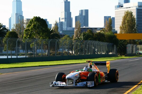 Samochód wyścigowy force india