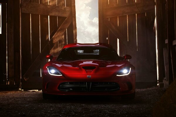 Roter Dodge Viper Supersportwagen