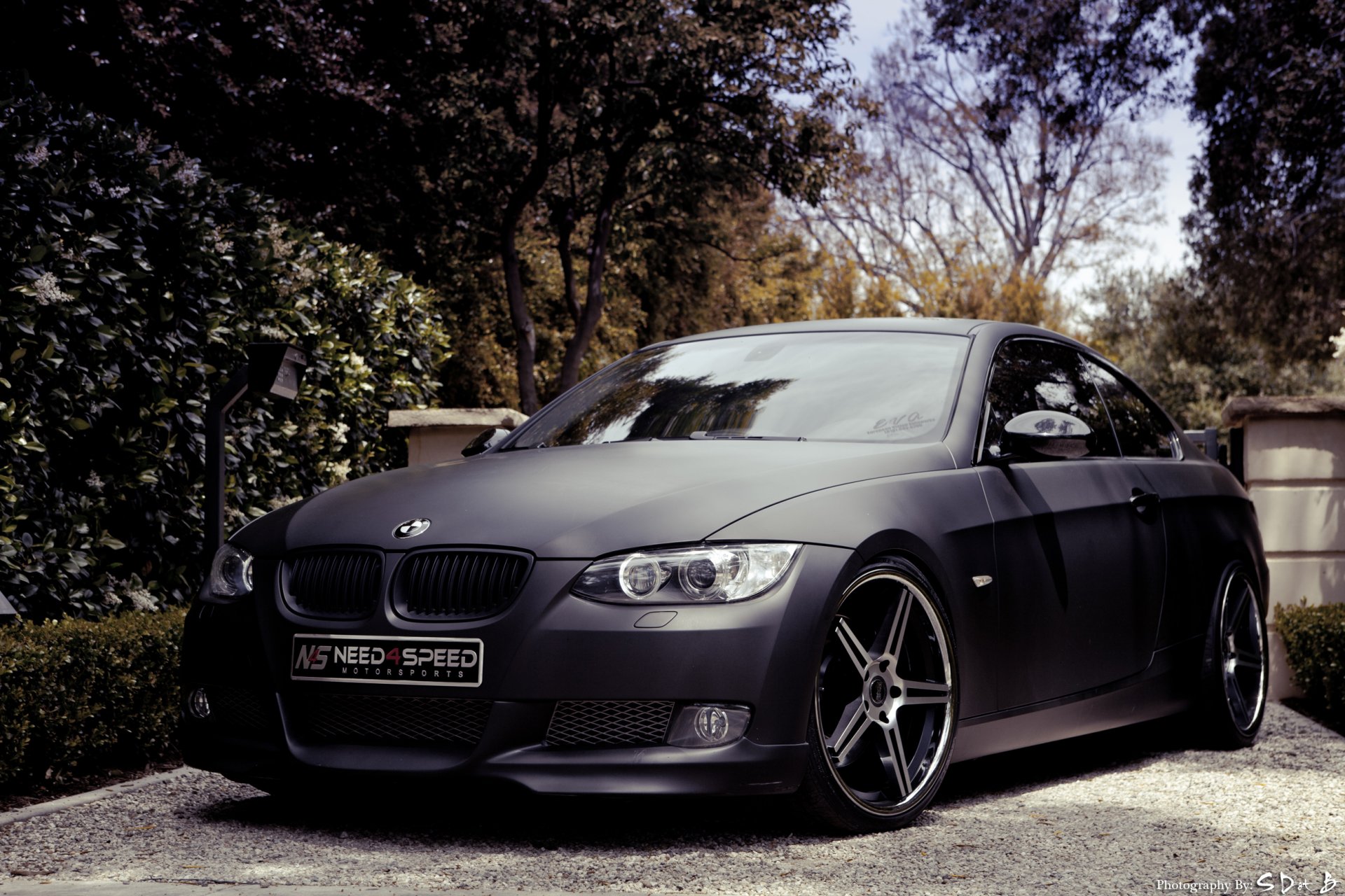 bmw 335i e92 schwarz bmw matt bäume