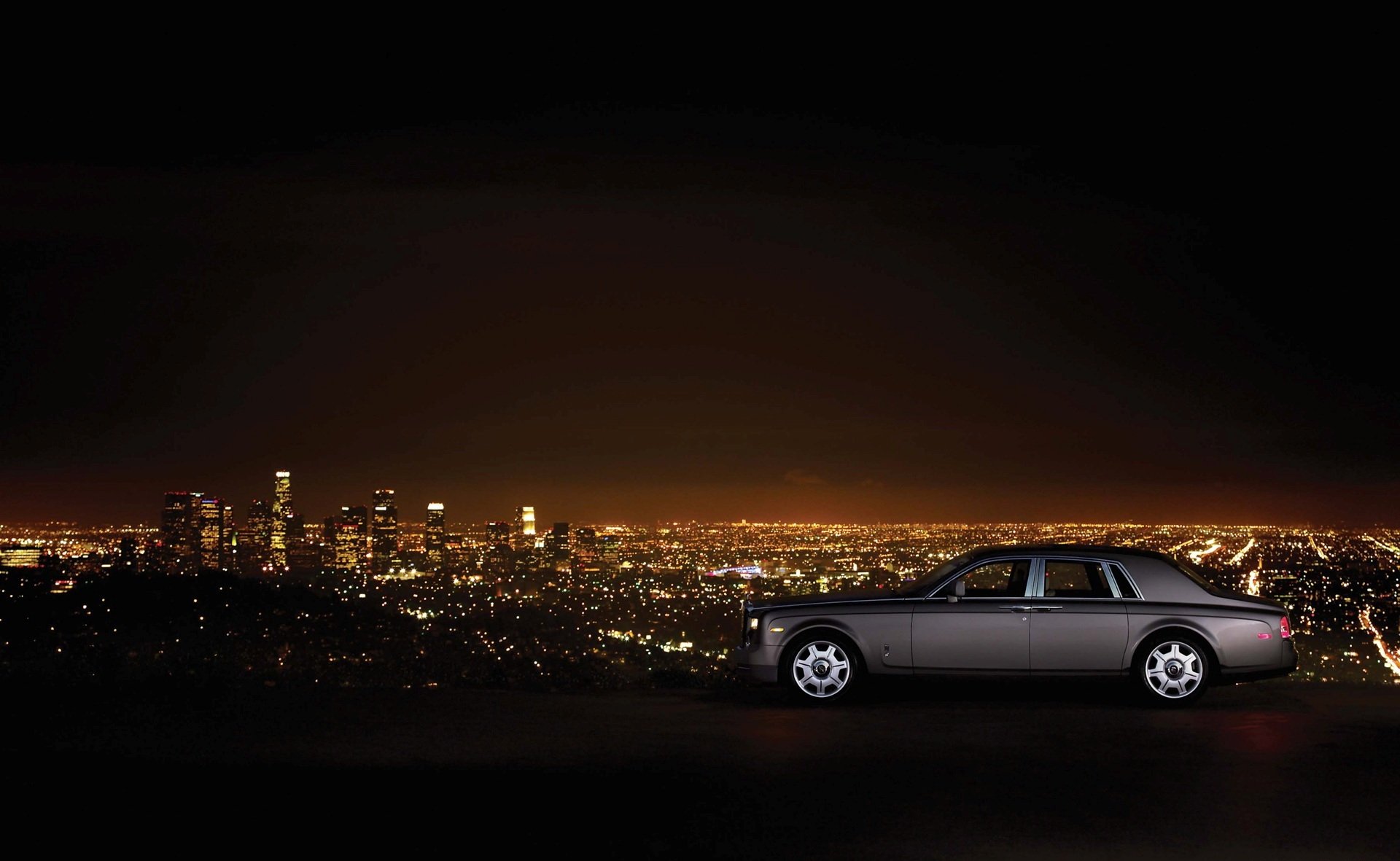 rolls royce phantom 2009 vip landscape night night city car standing mountain rolls royce side left skyscrapers big city los angeles la luxury