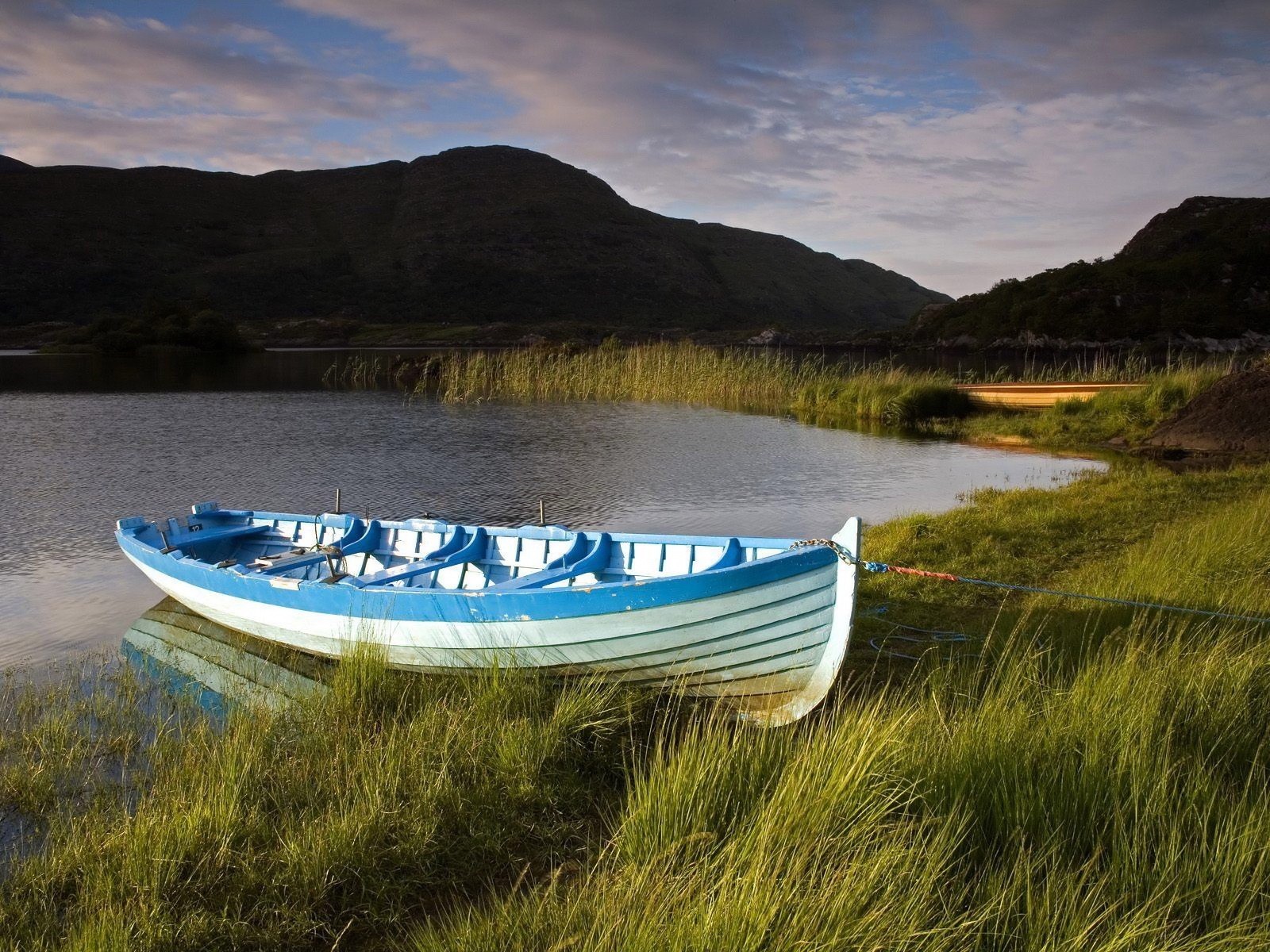 meer berge boot