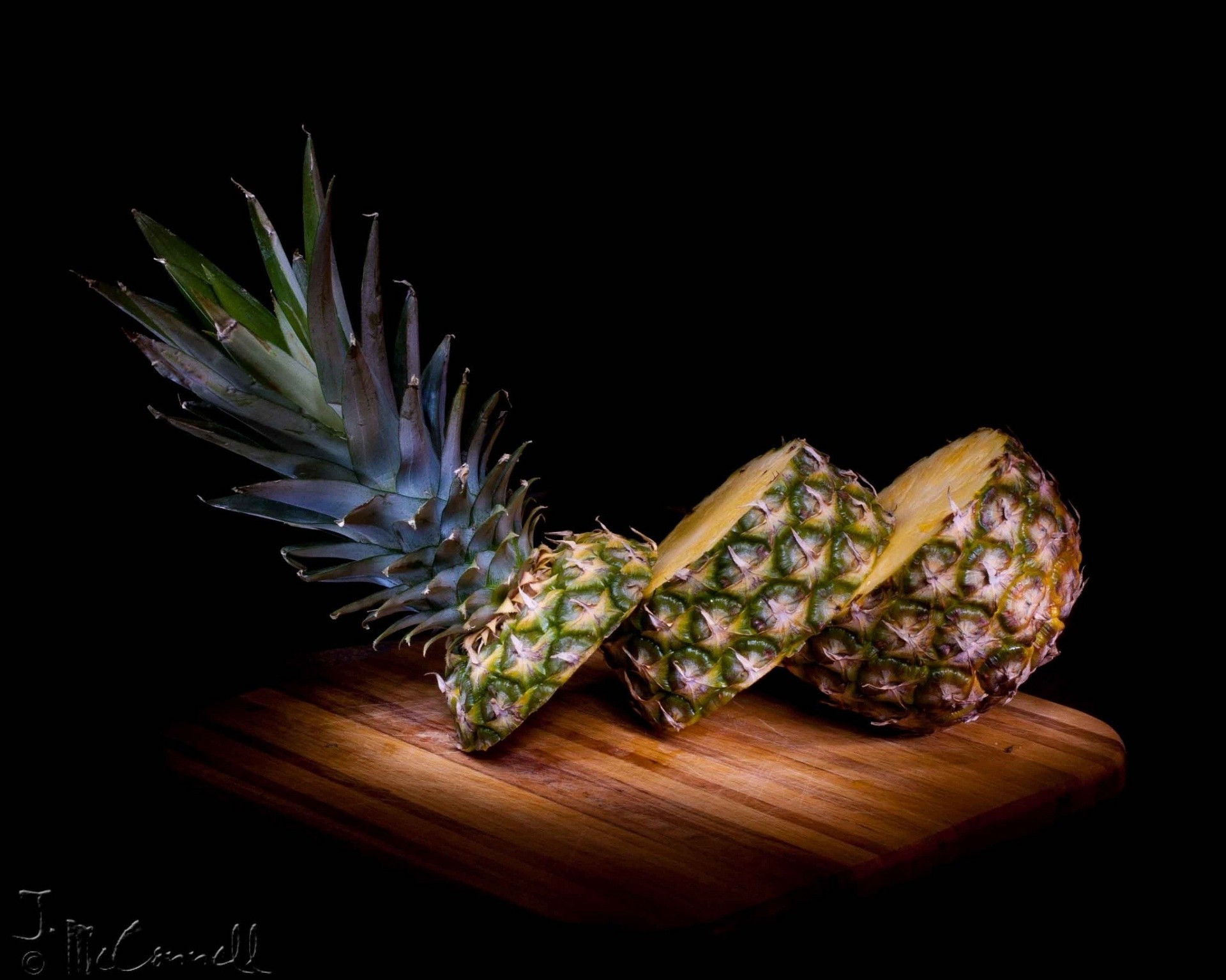 sfondo scuro ananas