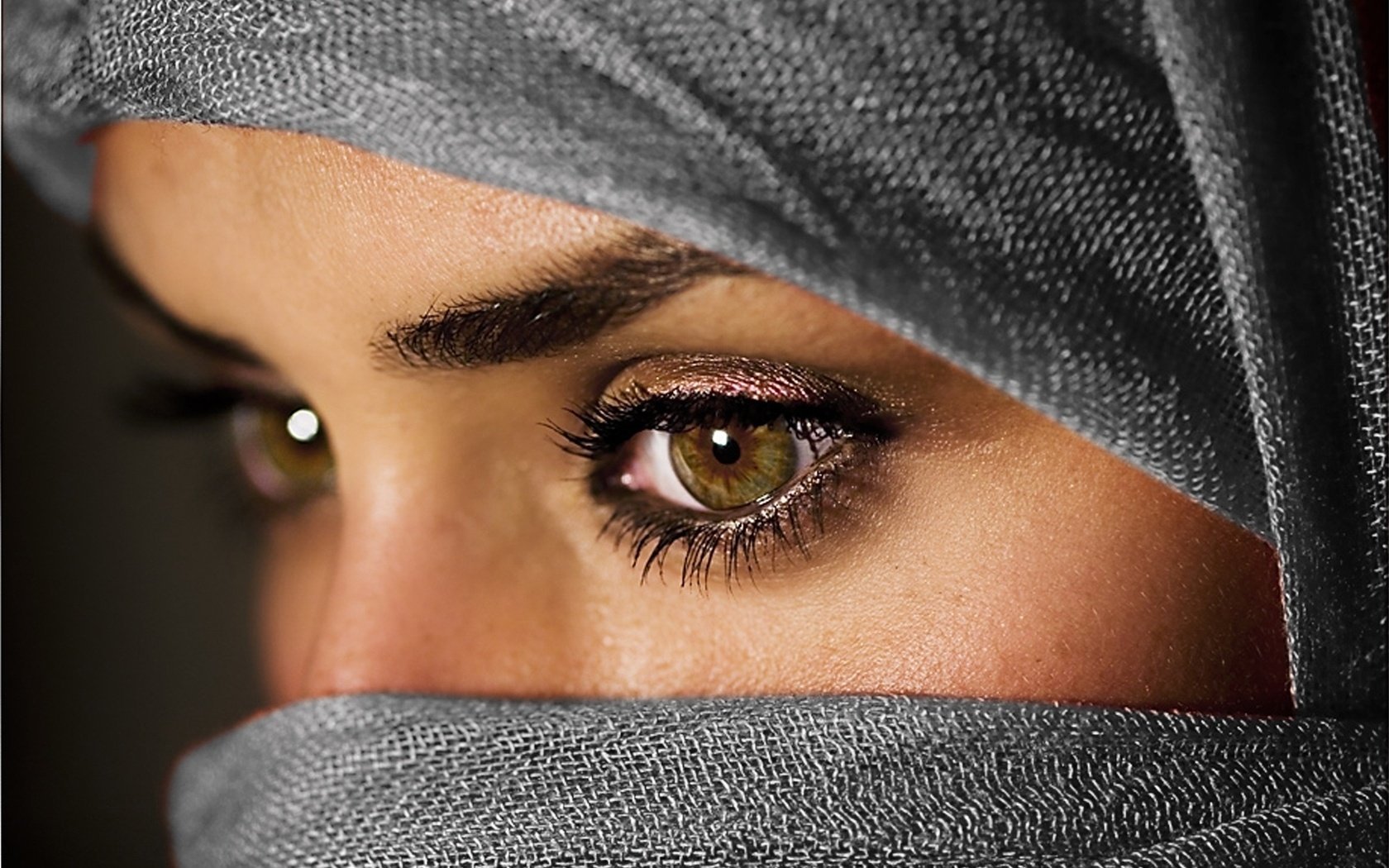 burka augen mädchen