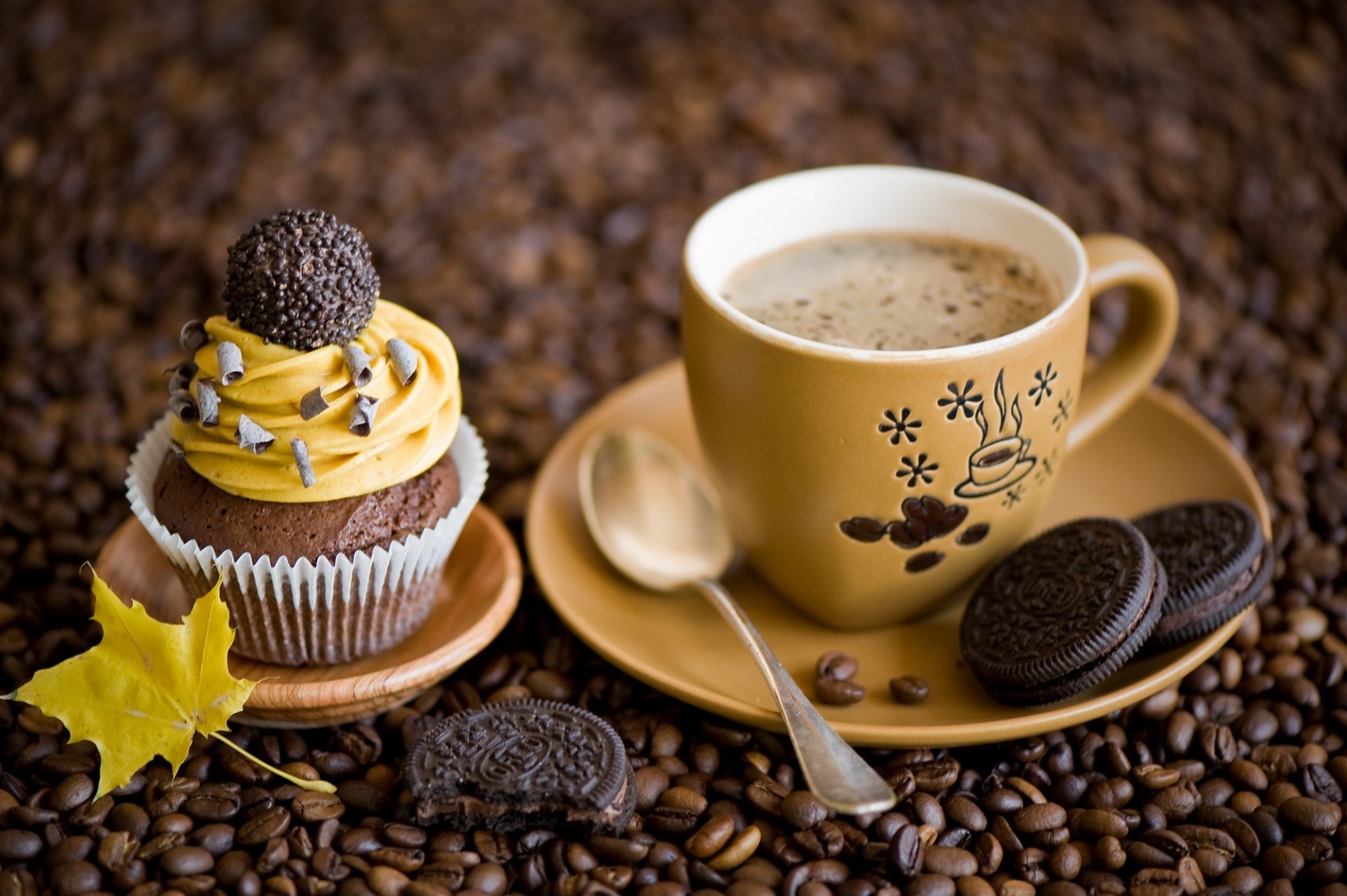 schokolade becher creme kuchen blatt kekse süßigkeiten löffel kaffee kaffeebohnen muffins