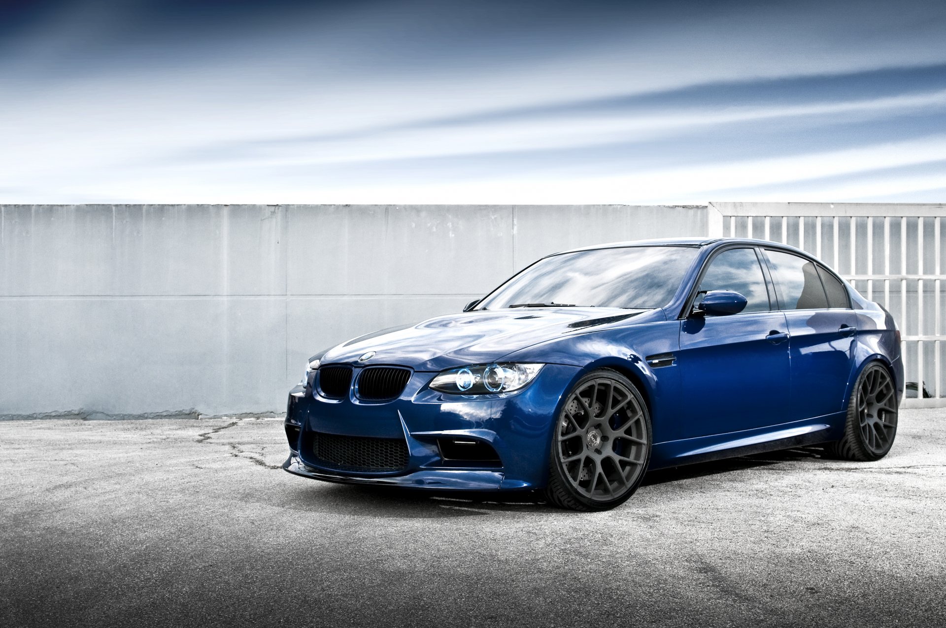 bmw m3 limousine blau bmw reflexion himmel wolken