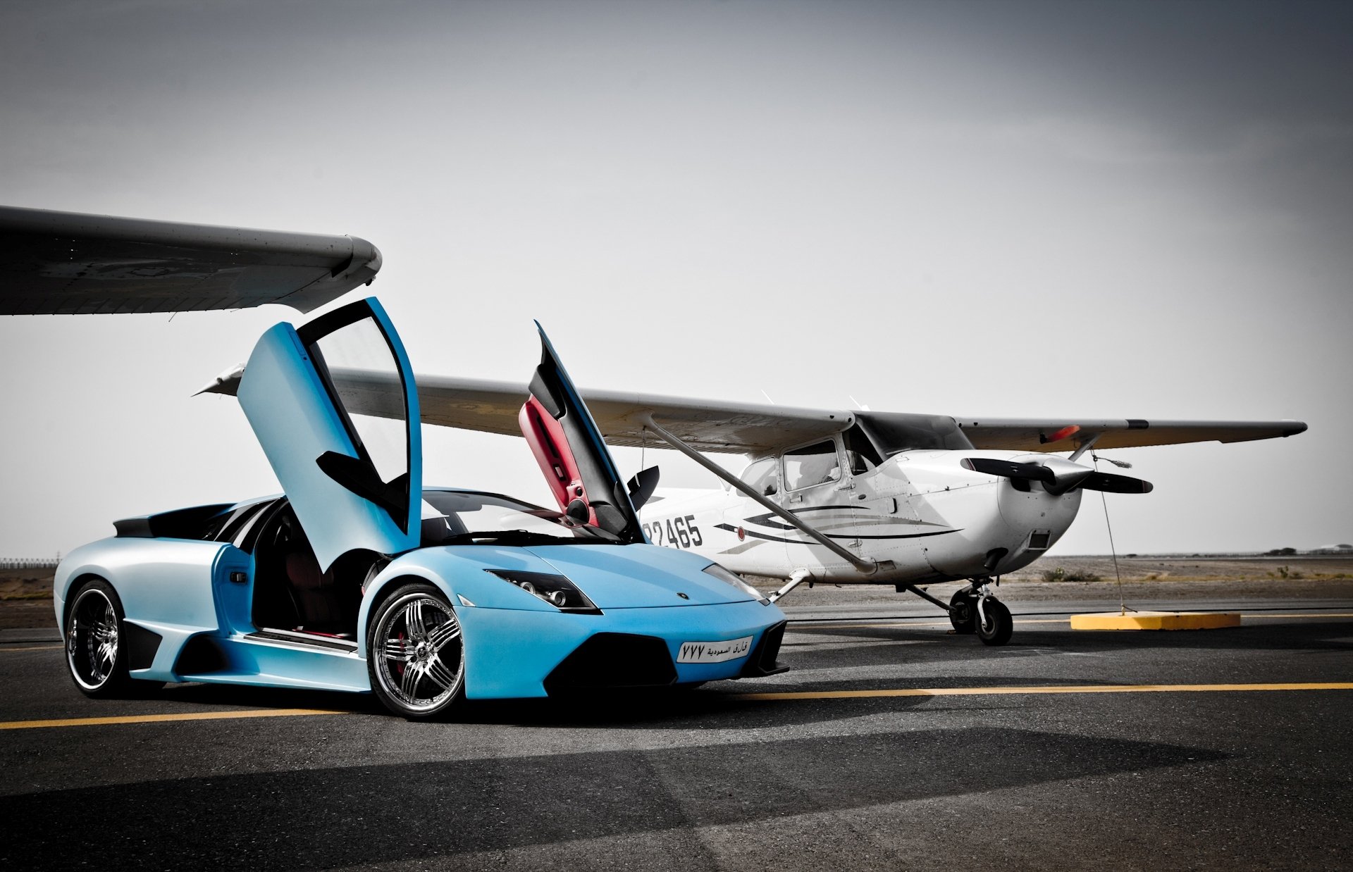 lamborghini murcielago lamborghini marcelago airplane runway