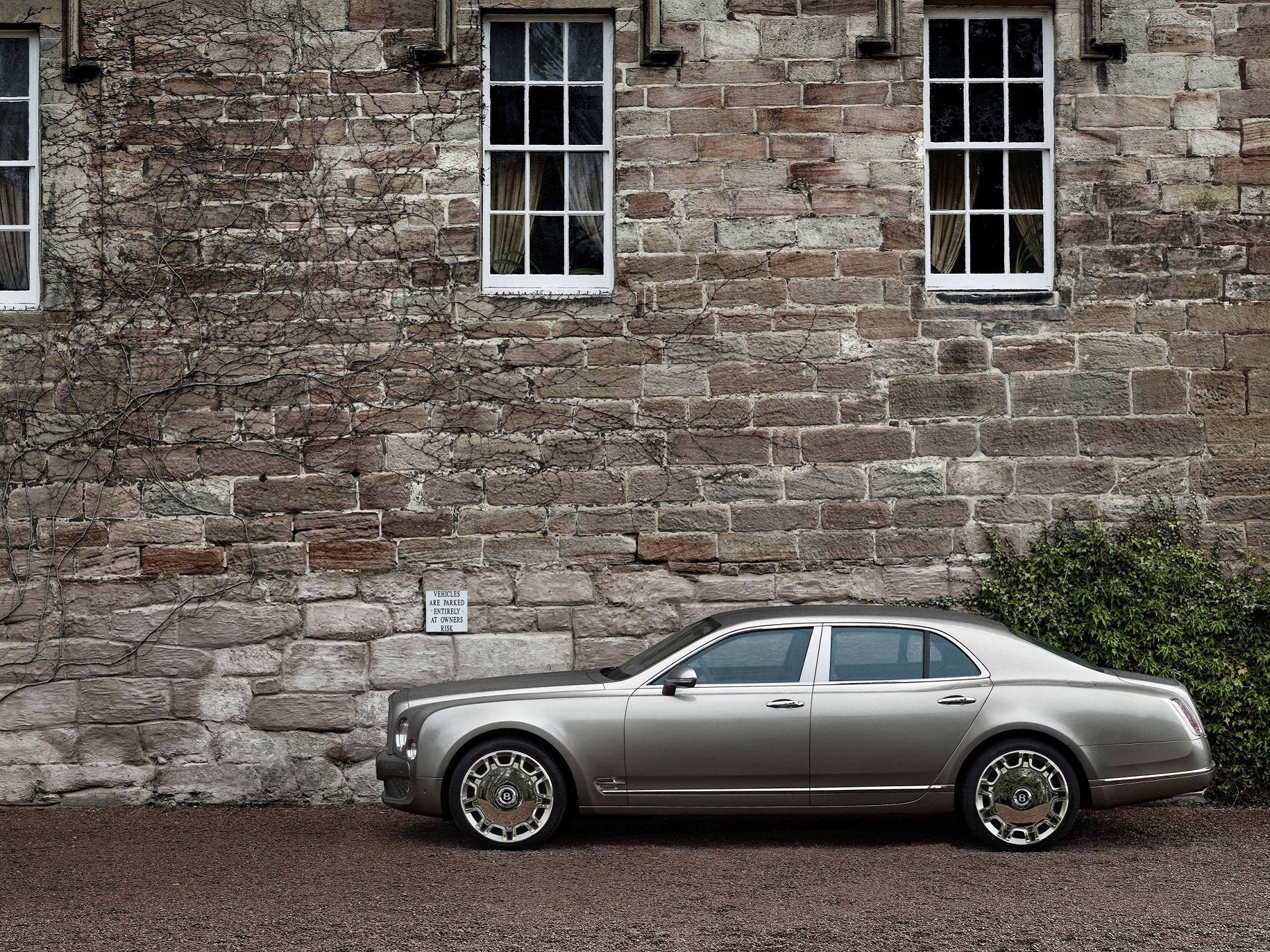 bentley mulsanne machine house car 1920x1440