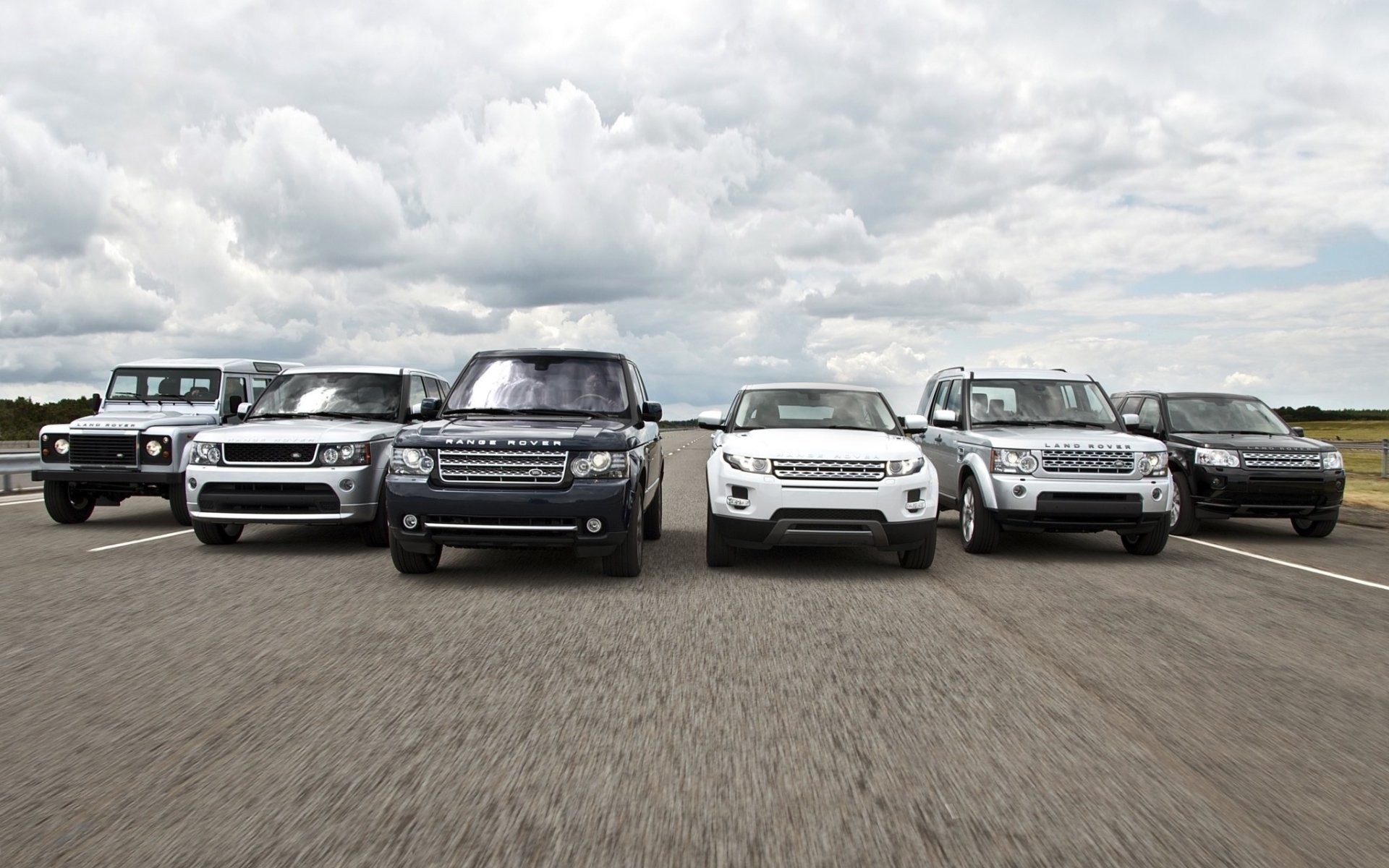 land rover defender range rover sport range rover evoque entdeckung freelander gemischt land rover defender range rover evok discovery freelander flugplatz asphalt himmel