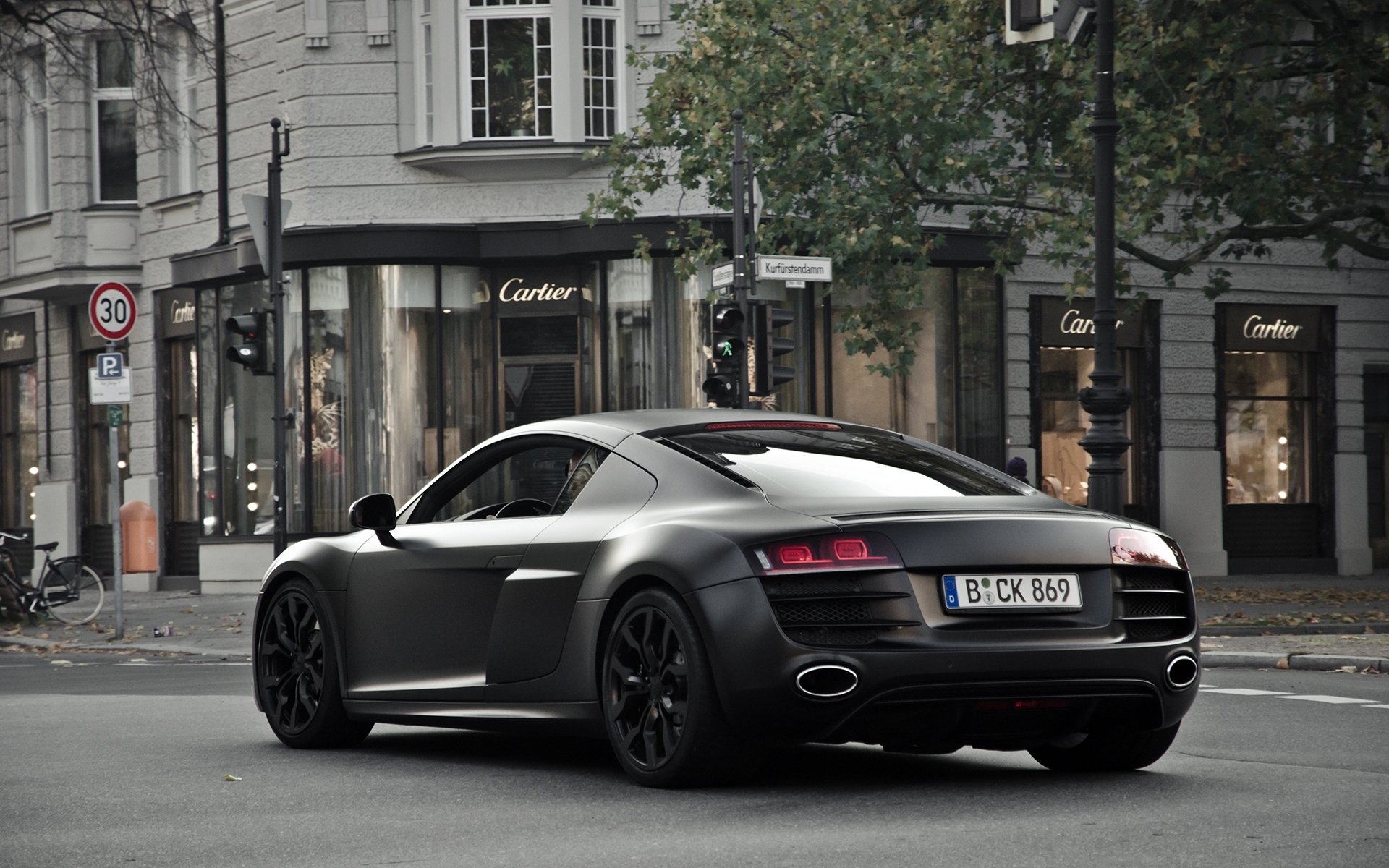 audi r8 v10 czarny matowy