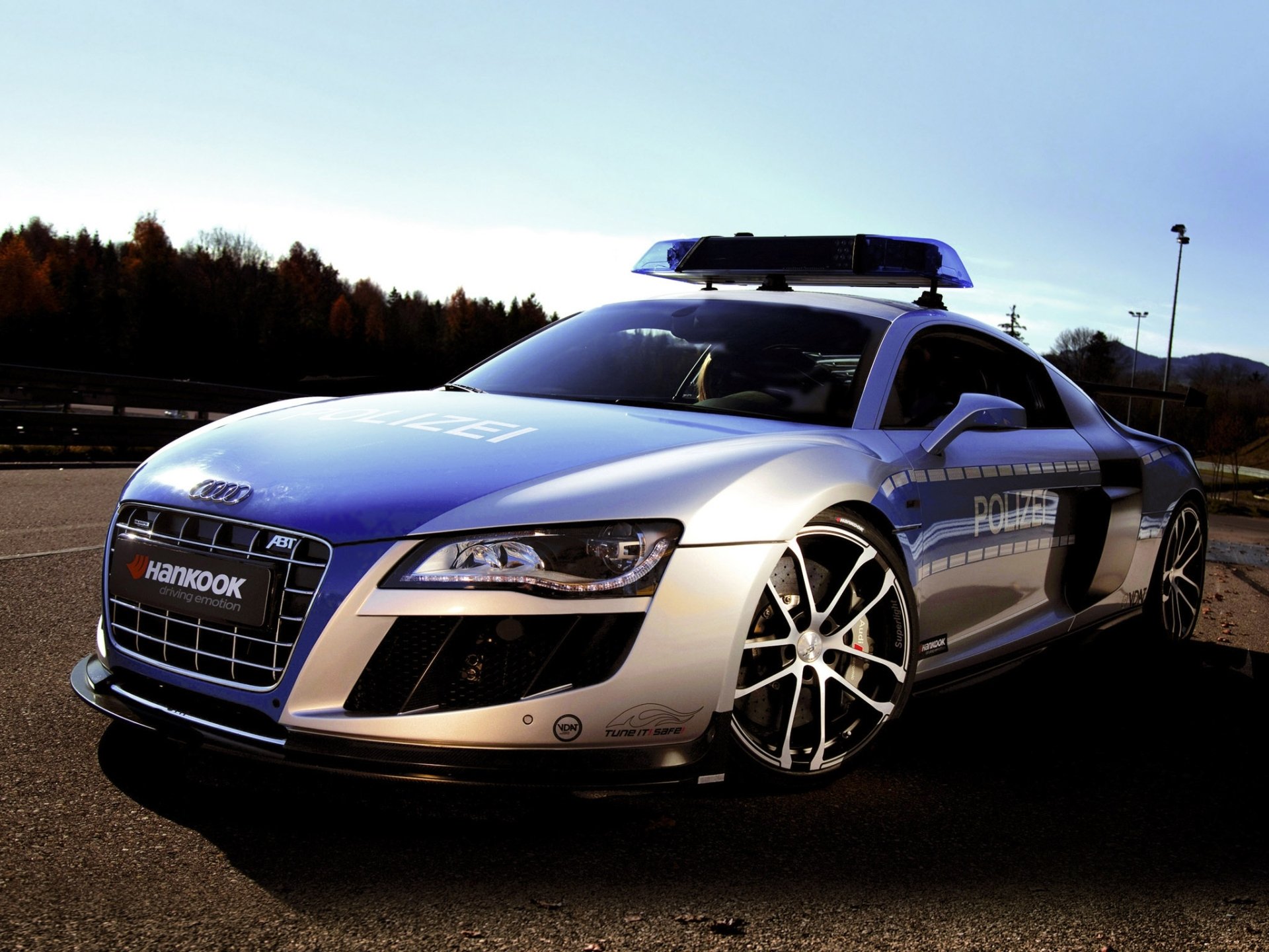 o audi r8 policja concept abt audi r8 concept przód tuning niebo