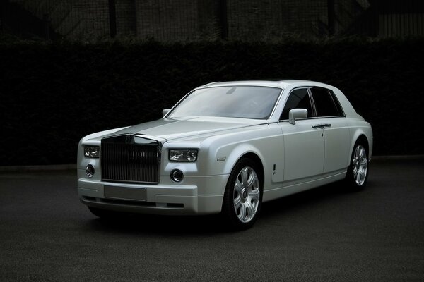 Rols Royce Phantom, - voiture énigme!