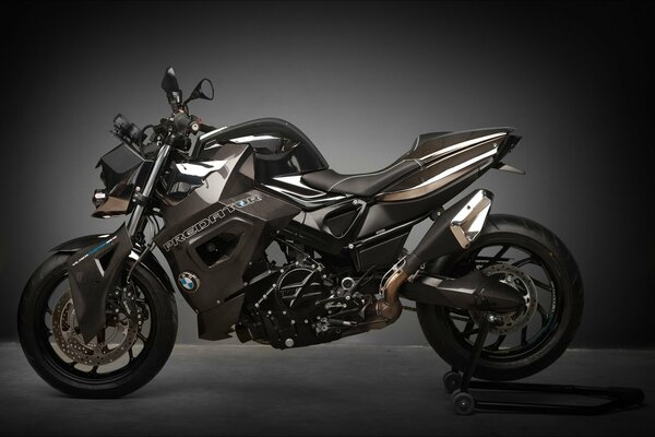 Moto BMW en noir