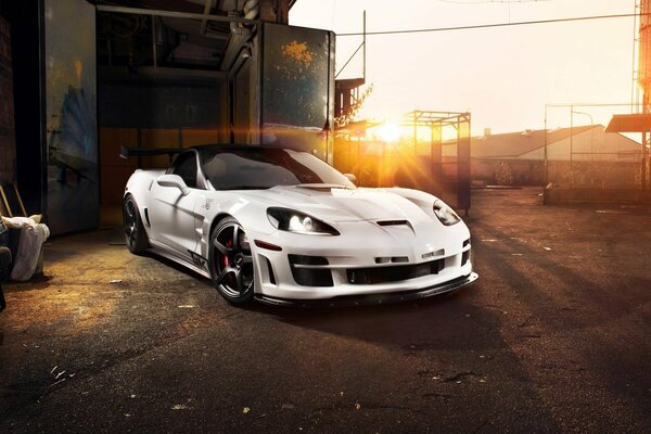 Bianco chevrolet, Corvette, zr1, tikt Triple sull asfalto al tramonto