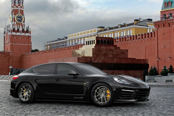  porsche Panamera exclusive et élégante