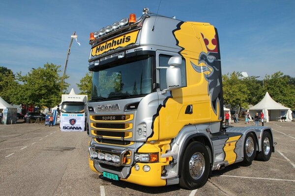 Camion trattore tuned Heavyweight Scania