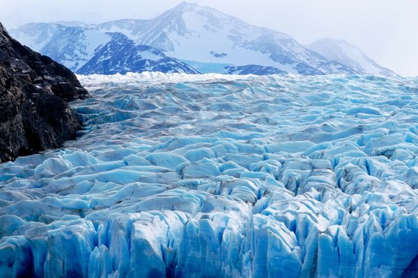 In inverno, bella natura e ghiaccio