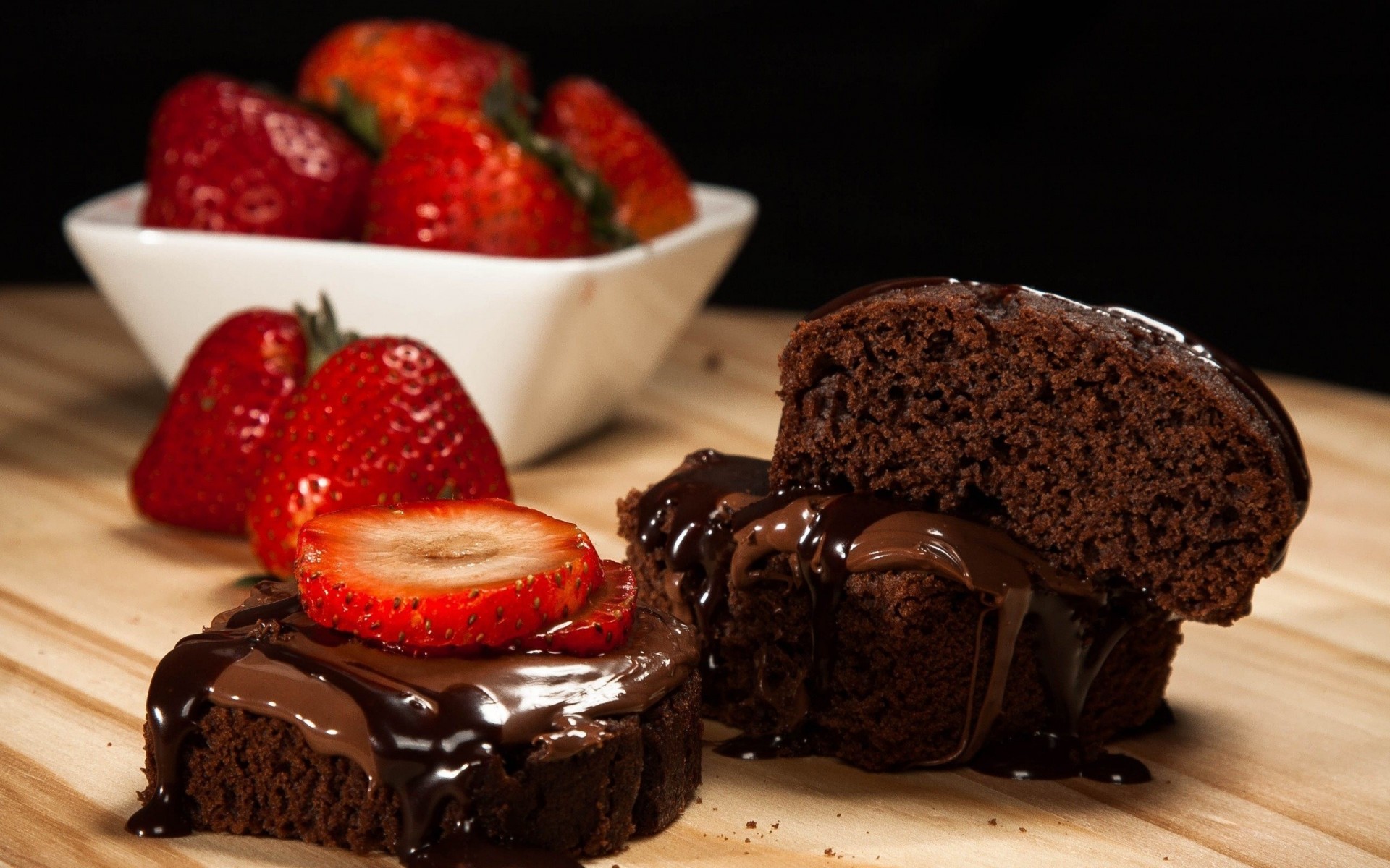 delicious strawberry chocolate cake dessert sweet