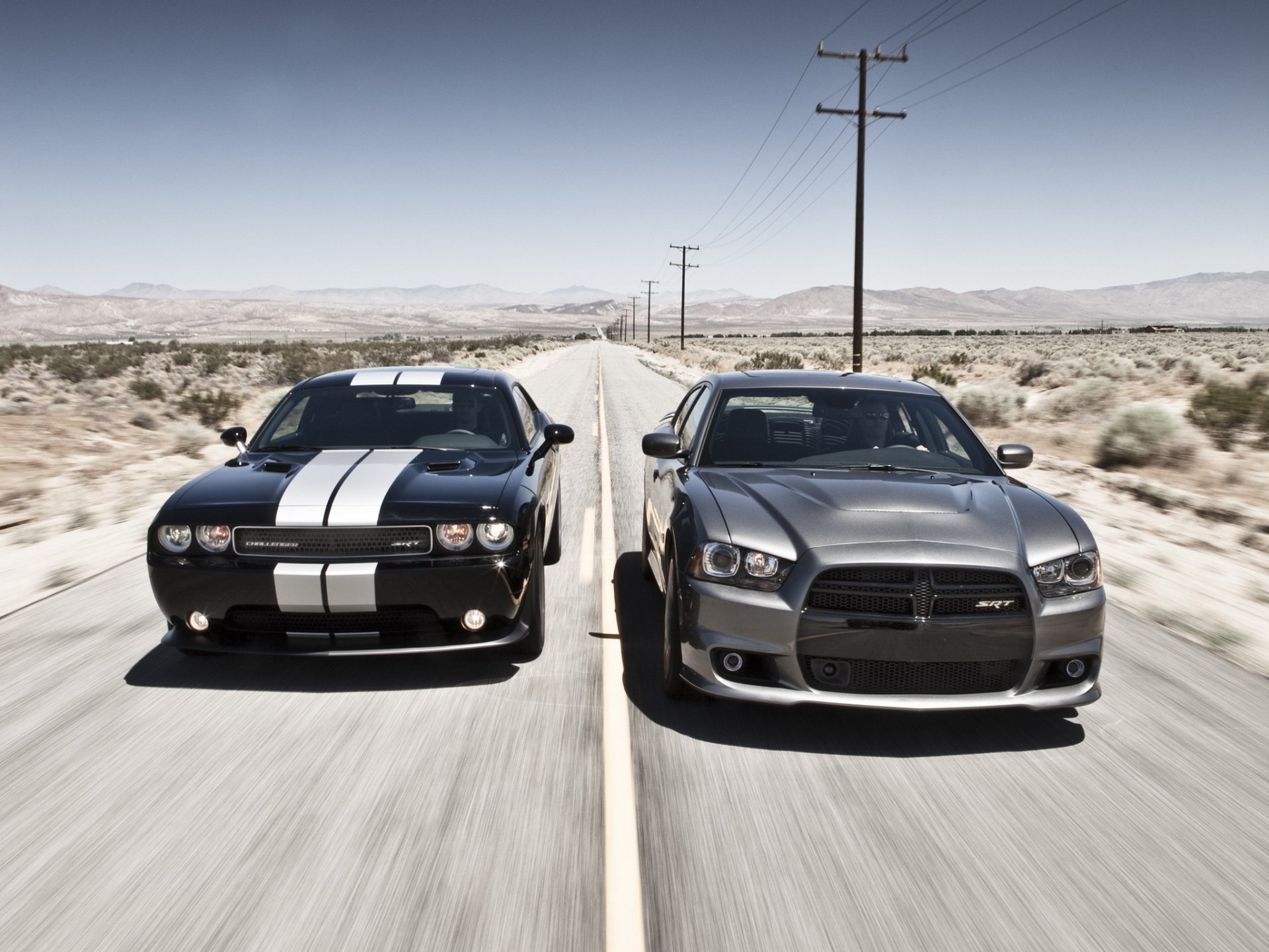 ausweichen challenger srt8 ladegerät dodge challenger charger charger srt8 coupé limousine straße.horizont.berge himmel muskelauto