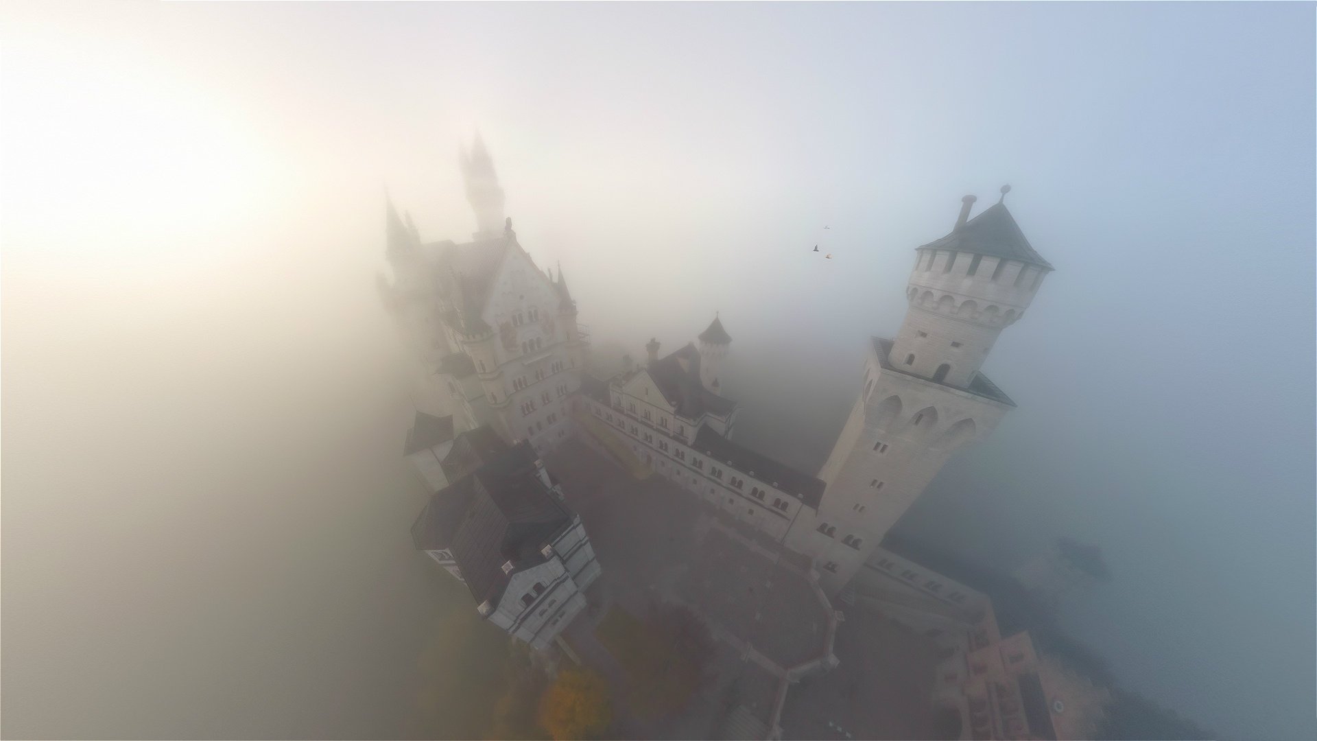 neuschwanstein castle fog