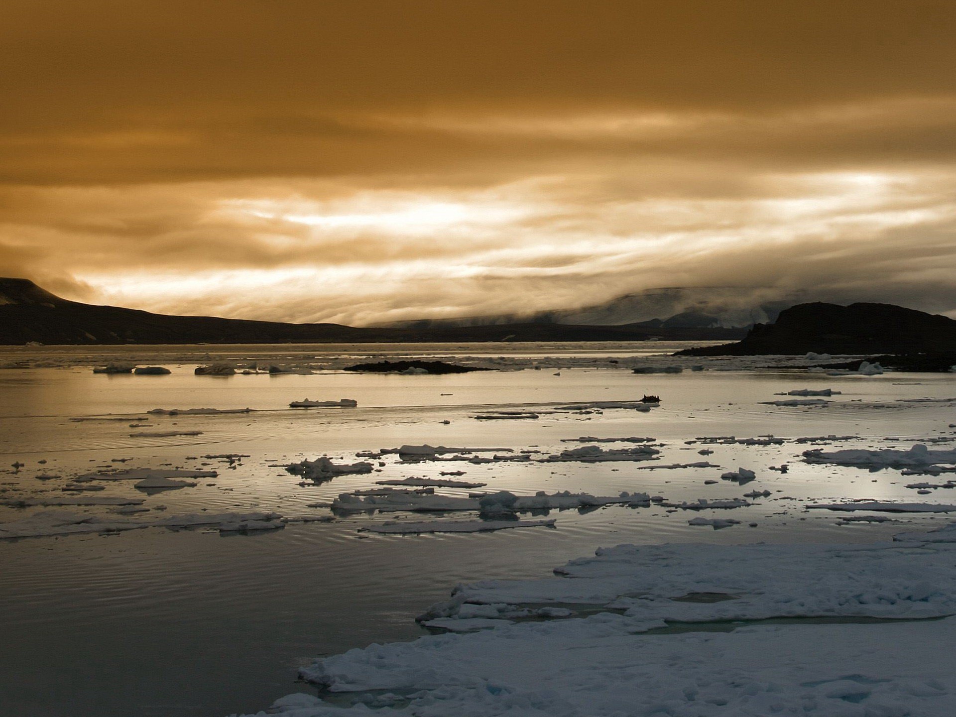 hielo invierno nubes