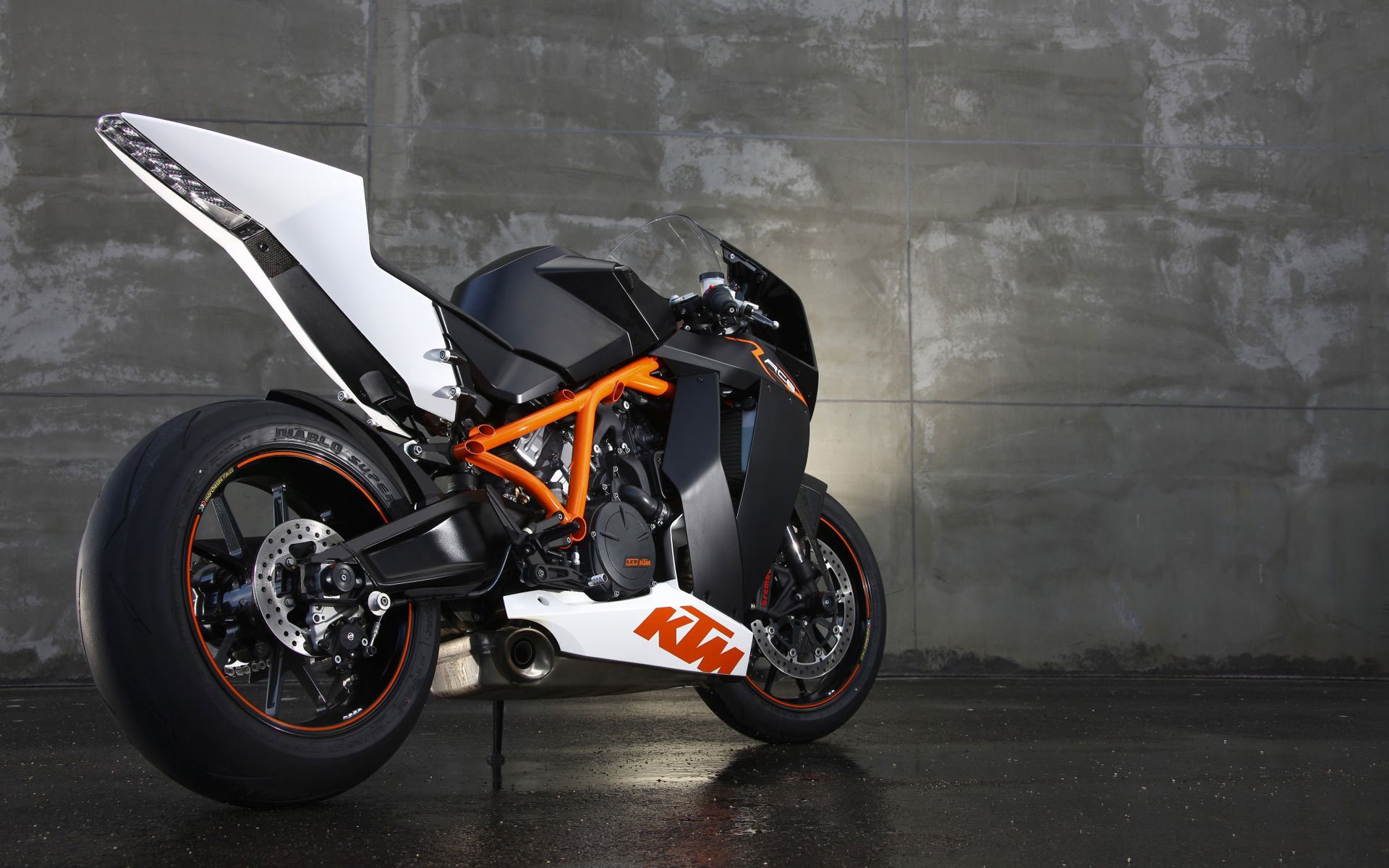 ktm 1190 rc8 moto bicicleta motocicleta deporte pared asfalto rueda