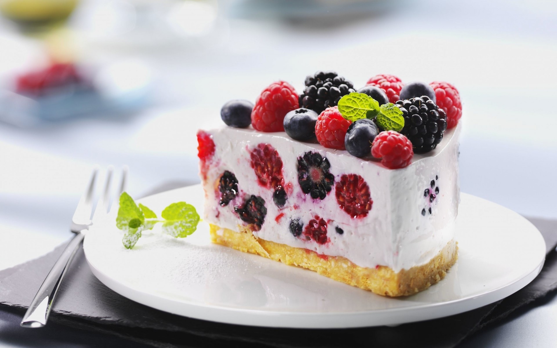 cheesecake berries dessert