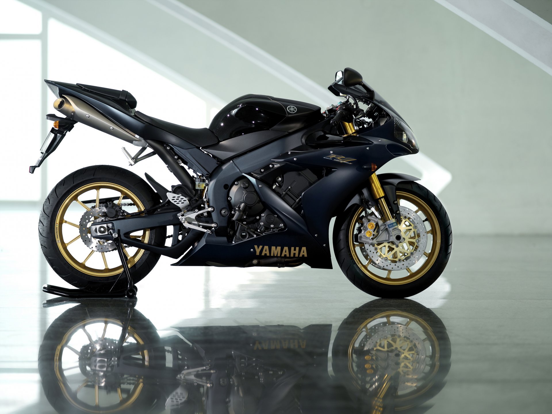 yamaha yzf-r1 черный ямаха мотоцикл отражение