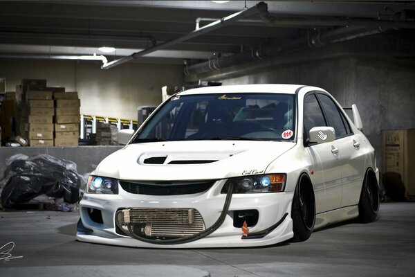 Mitsubishi Evolution. Was kann man sonst noch mit dem Auto machen!