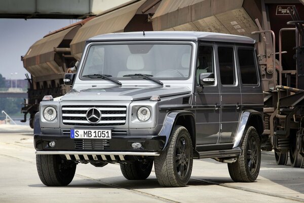 Date Mercedes sur l aérodrome militaire