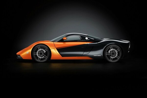 Belle voiture de course orange-noir