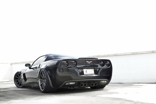 Voiture noire chic. Chevrolet Corvette Z06