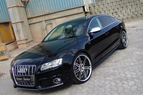 Audi 2010 Czarne