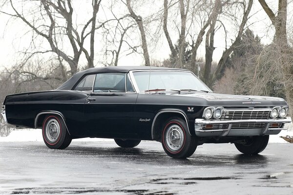 Voiture rétro cabriolet 1965 chevroler