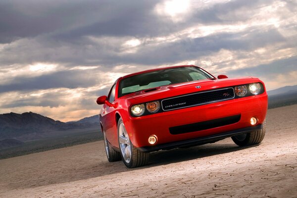 Red Challenger im Vordergrund