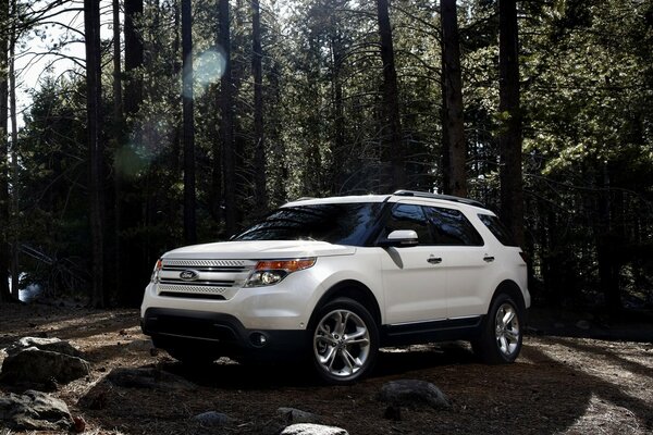 Ford explorer, tout hors route ni pourquoi