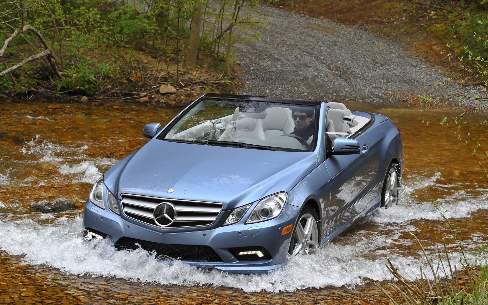 coches mercedes agua río salpicaduras bosque mercedes e550